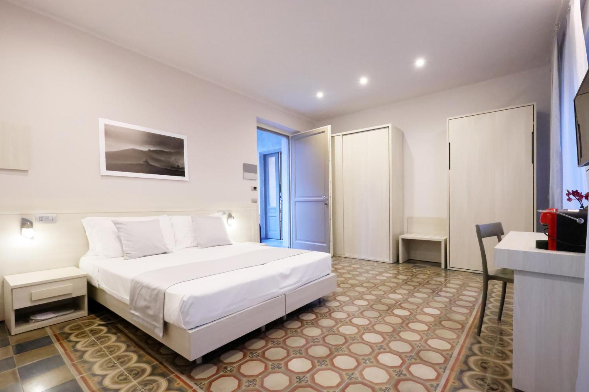 Palazzo Belli Bed and Breakfast Άλμπα Εξωτερικό φωτογραφία