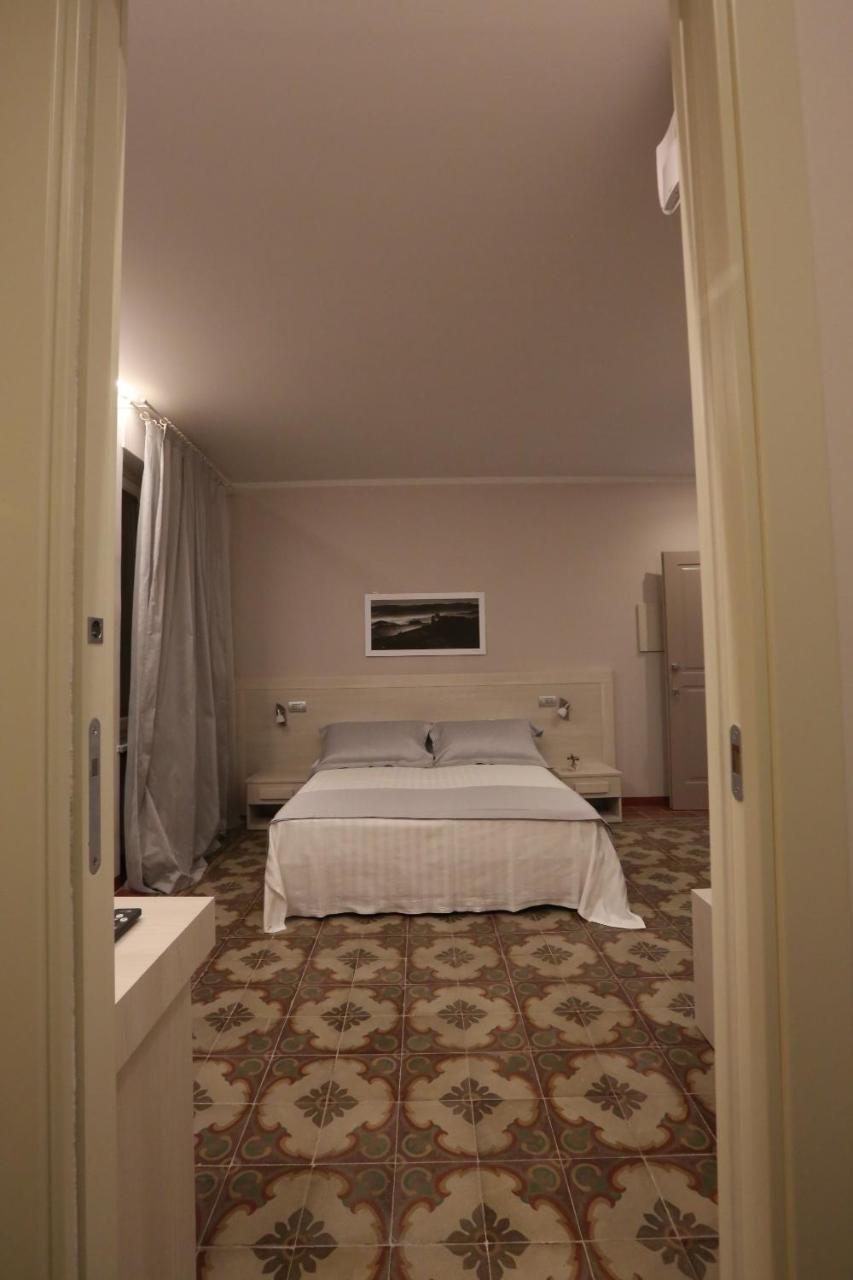 Palazzo Belli Bed and Breakfast Άλμπα Εξωτερικό φωτογραφία